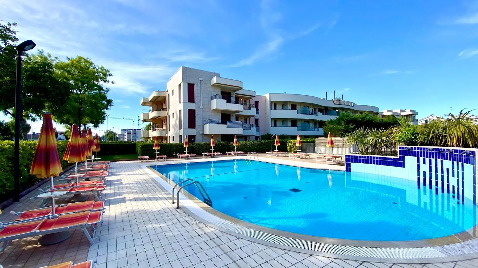 Residence Aurora Park-Carraro Immobiliare Jesolo-Family Apartments Italy