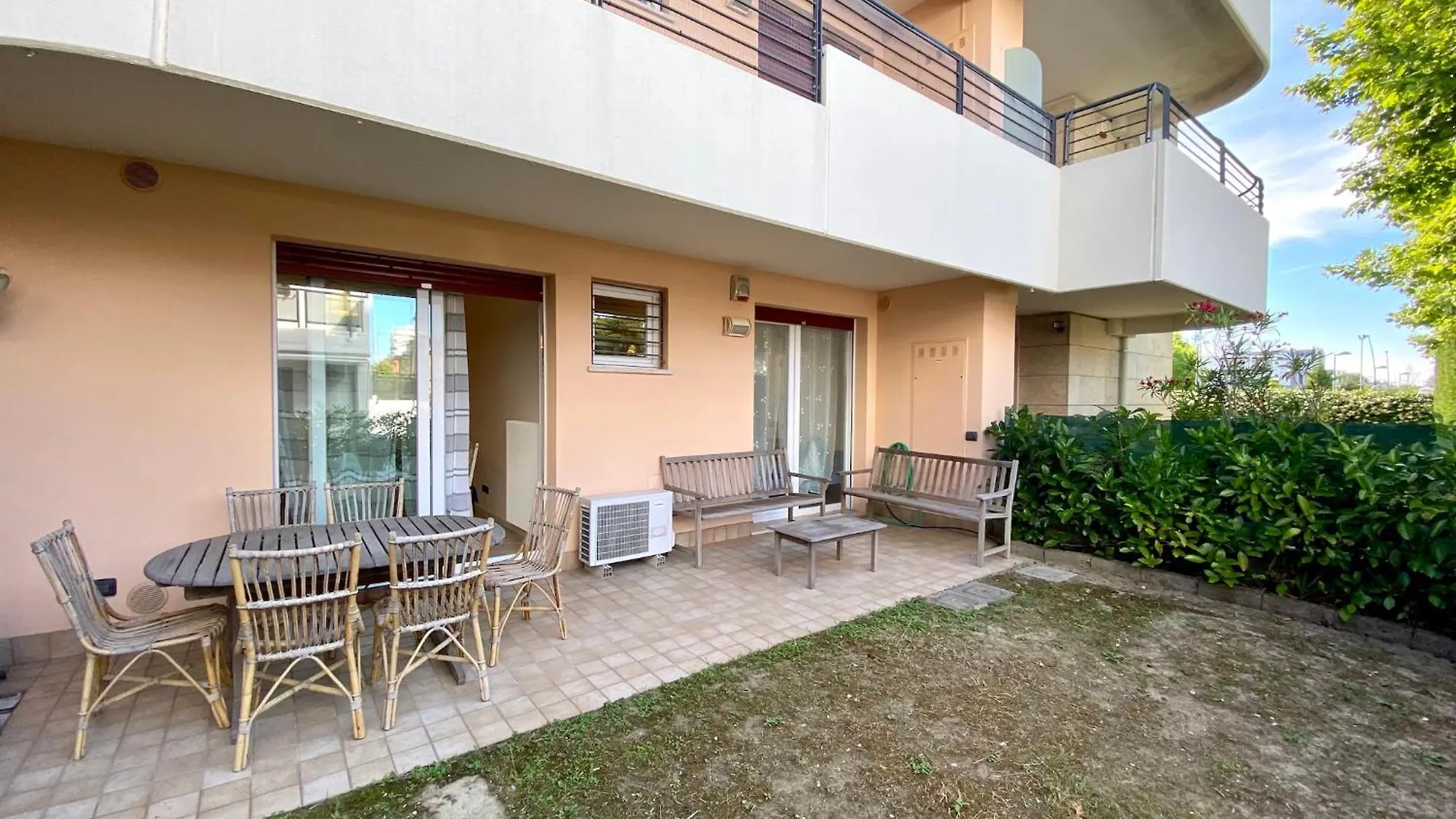Residence Aurora Park-Carraro Immobiliare Jesolo-Family Apartments 0*, Lido di Jesolo Italy